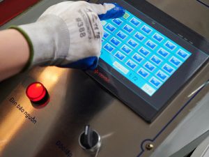 Màn hình điều khiển máy CNC