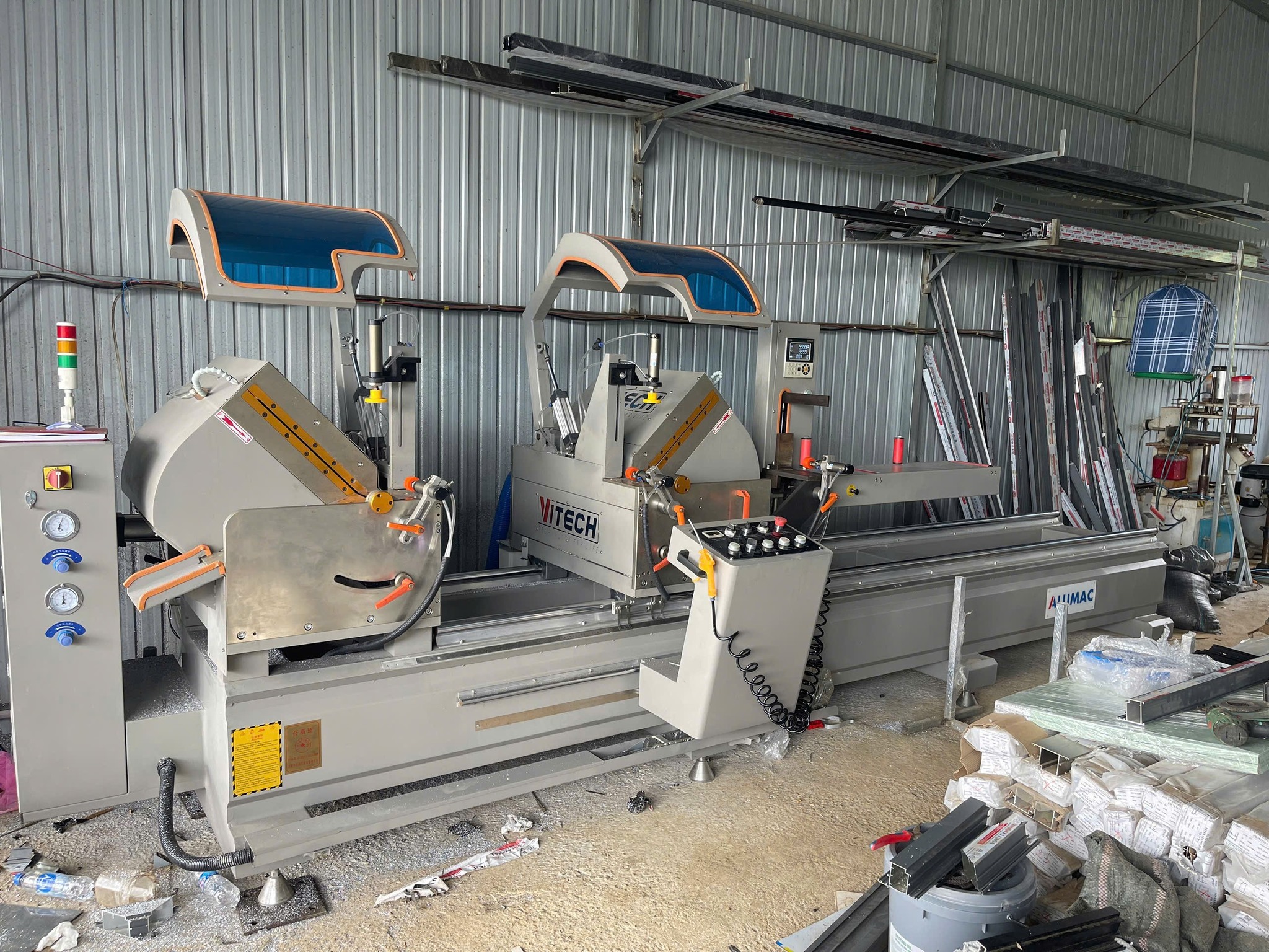 Hình ảnh máy cắt nhôm 2 đầu lưỡi 600